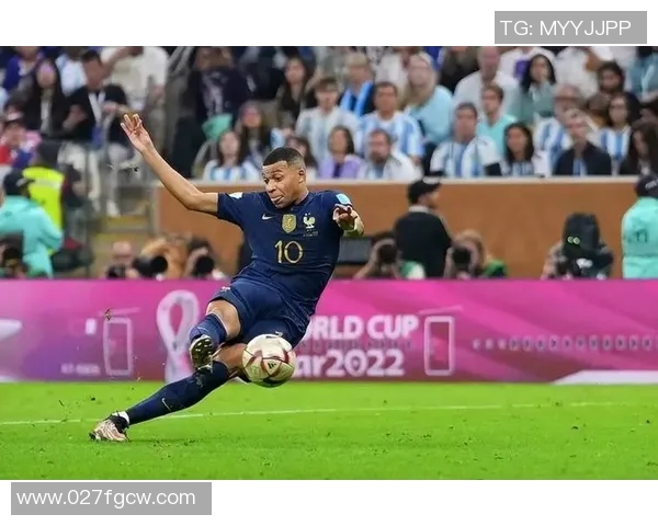姆巴佩领衔法国队冲击世界杯冠军展现超凡实力与团队默契