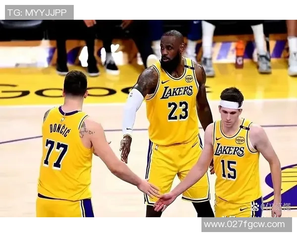 开招者与湖人激战正酣谁能在这场对决中笑到最后