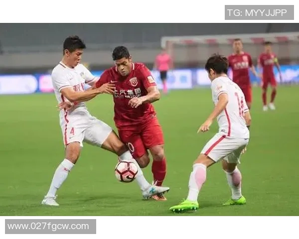 权健与上港激战正酣比分悬念迭起球迷热情高涨的精彩对决